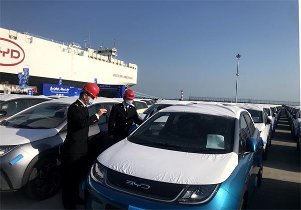 汕頭海關(guān)保障“國車自運”順利啟航