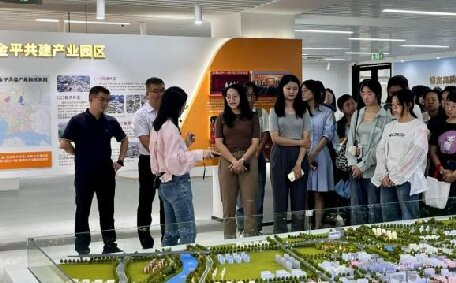 “金鳳展翅”筑夢金平——汕頭市女大學(xué)生就業(yè)創(chuàng)業(yè)系列活動賦能青春啟航